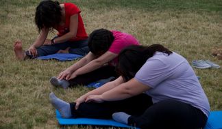 Yoga per VIOLA alla manifestazione Chi si ferma è perduto del 2015